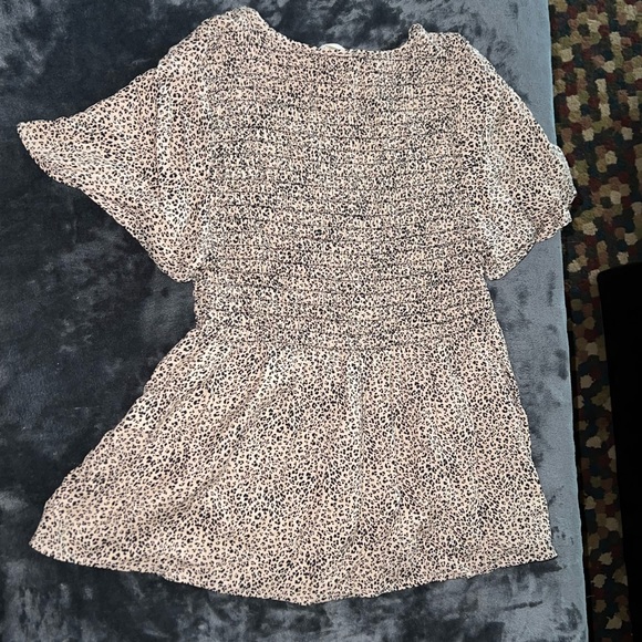 Urban Romantics Leopard Print Short Sleeve Blouse Size Medium - Picture 2 of 11